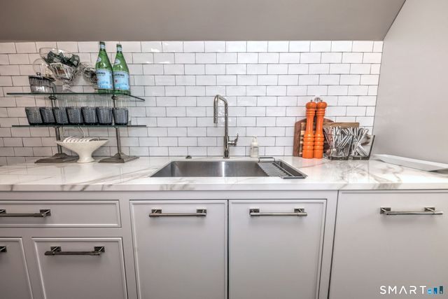 8 Seaside Avenue 8, Milford, CT 06460