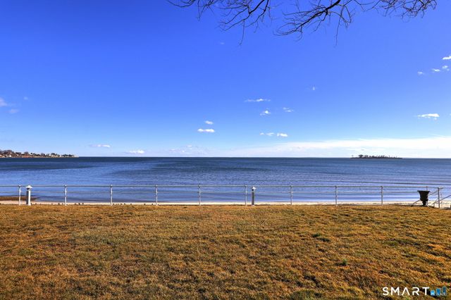 8 Seaside Avenue 8, Milford, CT 06460