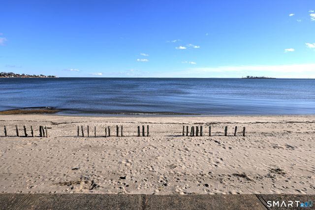 8 Seaside Avenue 8, Milford, CT 06460