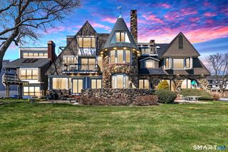 8 Seaside Avenue 8, Milford, CT 06460