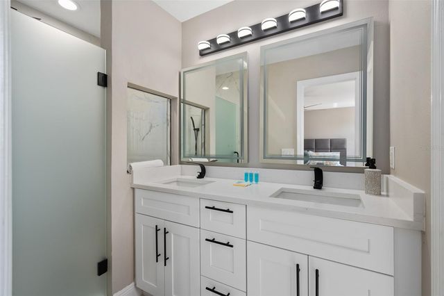 1204 S BEACH CIR, Kissimmee, FL 34746