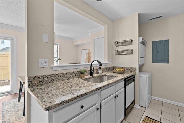 1753 Pattington CIR, Virginia Beach, VA 23454