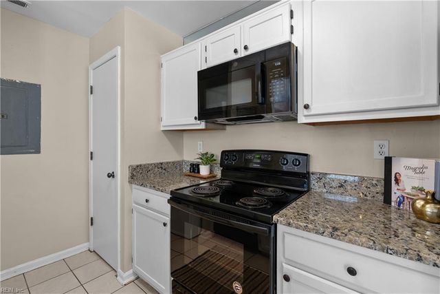 1753 Pattington CIR, Virginia Beach, VA 23454