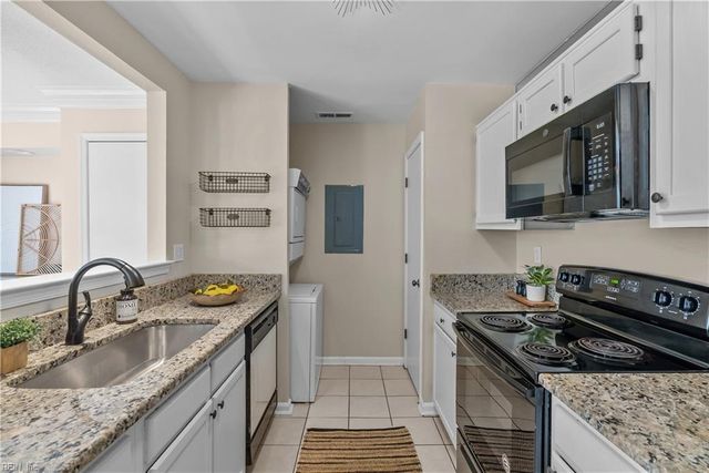 1753 Pattington CIR, Virginia Beach, VA 23454