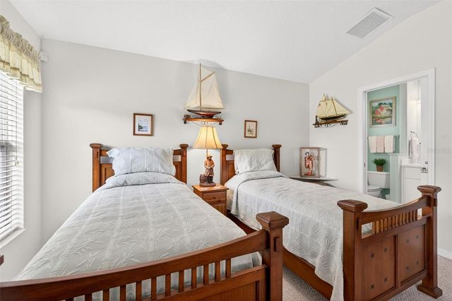 5389 AURORA DRIVE, Leesburg, FL 34748