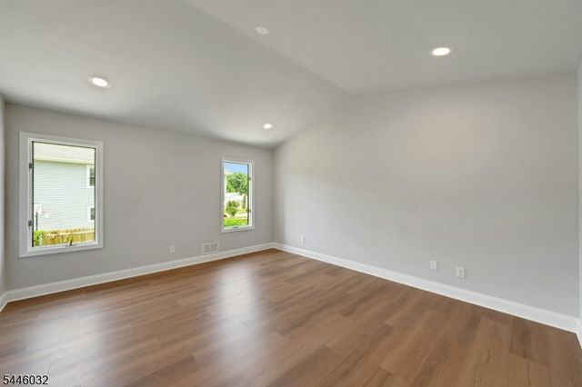 32 Adler Ct, Rockaway Boro, NJ 07866