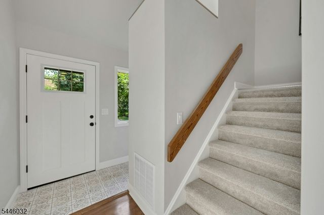 32 Adler Ct, Rockaway Boro, NJ 07866