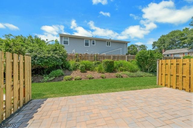 32 Adler Ct, Rockaway Boro, NJ 07866