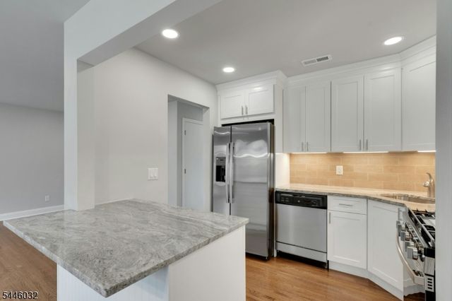 32 Adler Ct, Rockaway Boro, NJ 07866