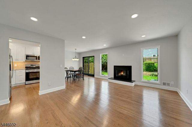 32 Adler Ct, Rockaway Boro, NJ 07866