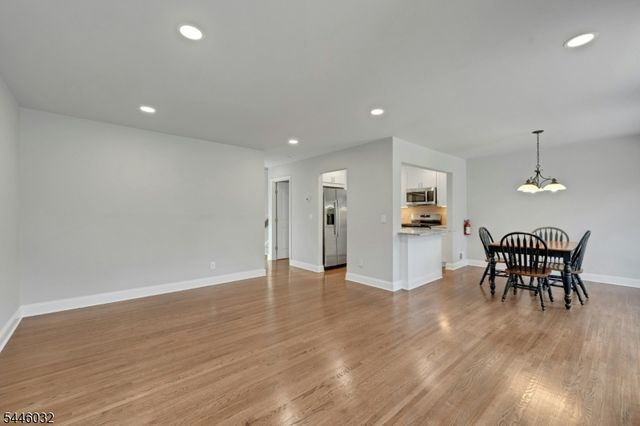32 Adler Ct, Rockaway Boro, NJ 07866