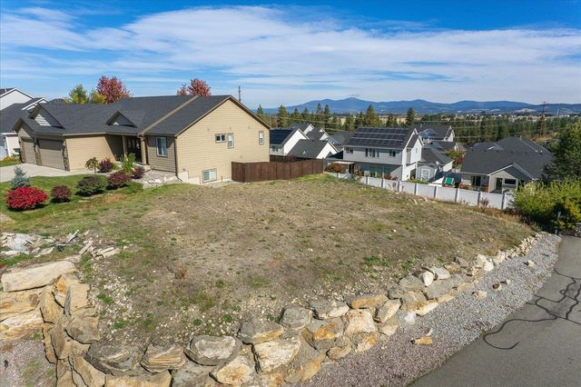 6004 N Crestmont Ln, Spokane, WA 99217