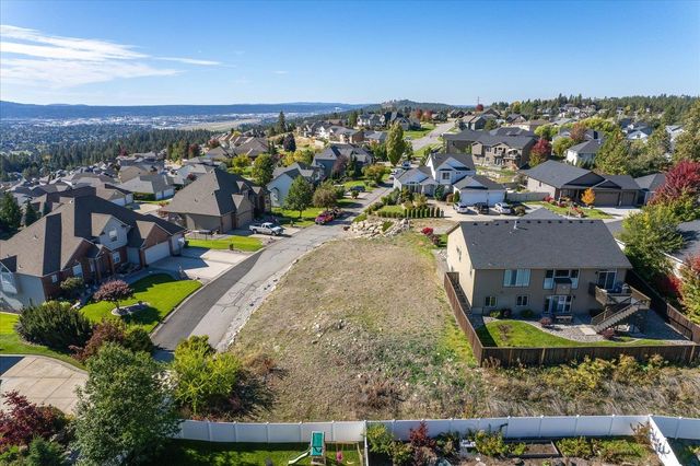 6004 N Crestmont Ln, Spokane, WA 99217