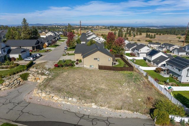 6004 N Crestmont Ln, Spokane, WA 99217