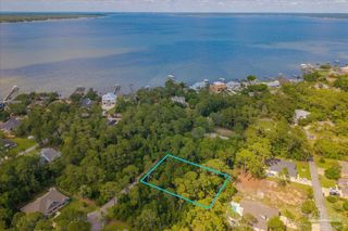 16505 North Shore Ln, Pensacola, FL 32507