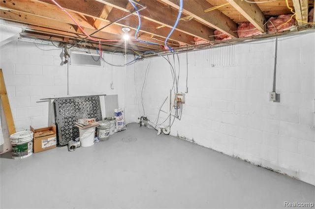 1916 Wood Street, Saginaw, MI 48602