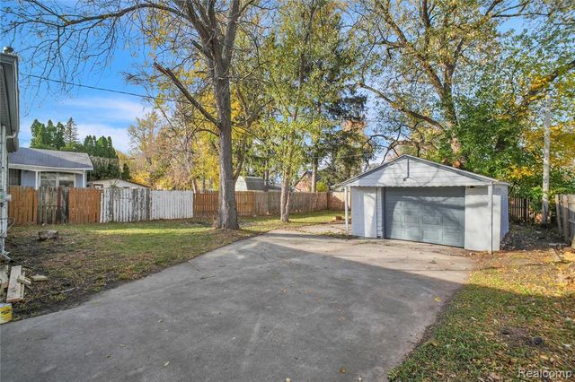 1916 Wood Street, Saginaw, MI 48602