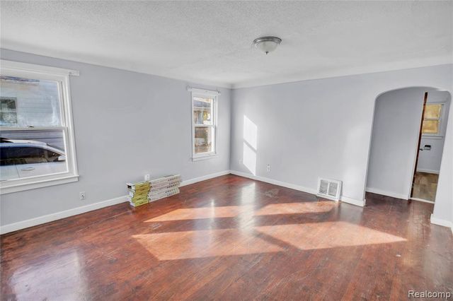 1916 Wood Street, Saginaw, MI 48602
