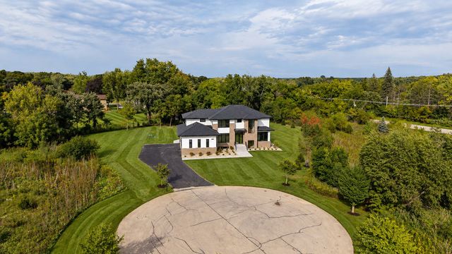 23589 N Owl Court, Lake Barrington, IL 60010