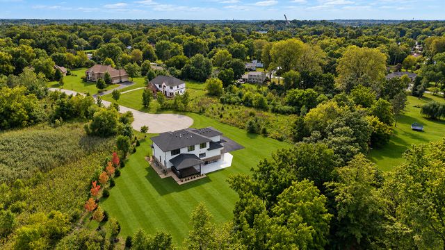 23589 N Owl Court, Lake Barrington, IL 60010