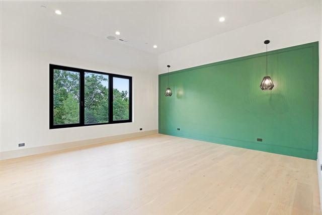 23589 N Owl Court, Lake Barrington, IL 60010