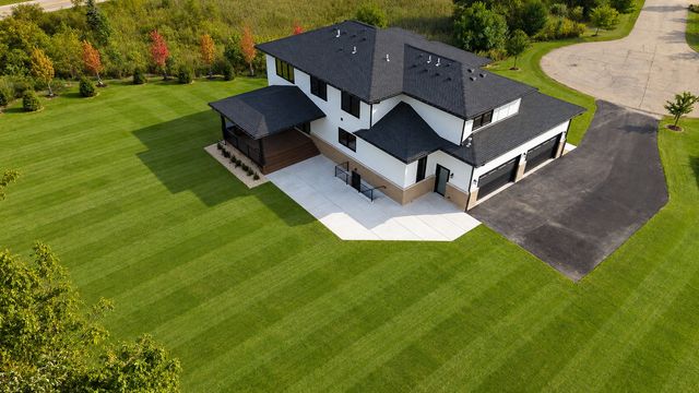 23589 N Owl Court, Lake Barrington, IL 60010