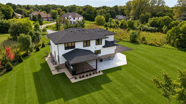 23589 N Owl Court, Lake Barrington, IL 60010