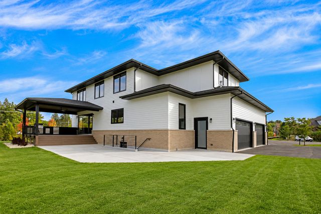 23589 N Owl Court, Lake Barrington, IL 60010