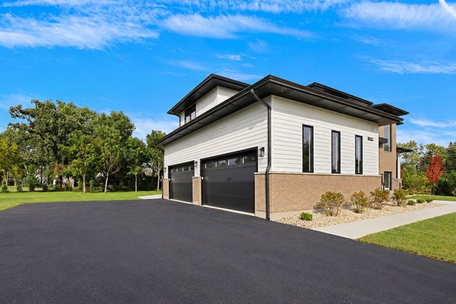 23589 N Owl Court, Lake Barrington, IL 60010