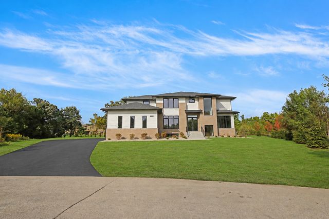 23589 N Owl Court, Lake Barrington, IL 60010