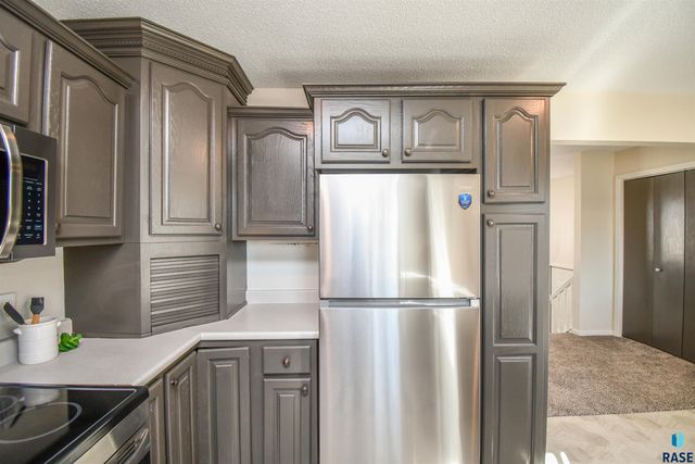 2109 E 1st St Street, Sioux Falls, SD 57103