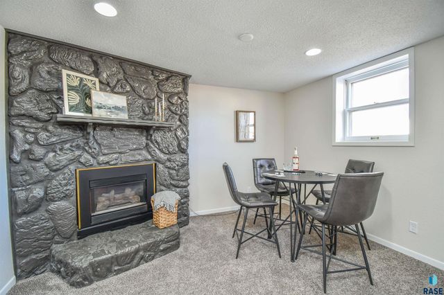 2109 E 1st St Street, Sioux Falls, SD 57103