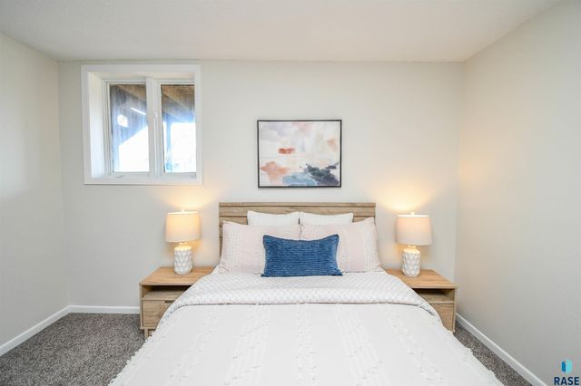 2109 E 1st St Street, Sioux Falls, SD 57103