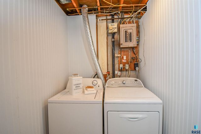 2109 E 1st St Street, Sioux Falls, SD 57103