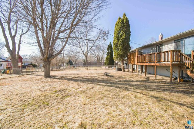 2109 E 1st St Street, Sioux Falls, SD 57103