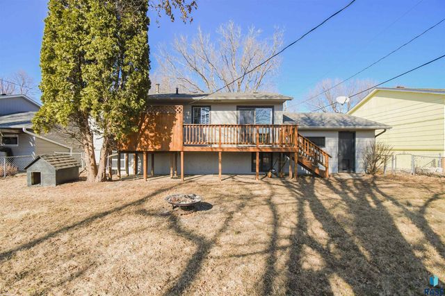 2109 E 1st St Street, Sioux Falls, SD 57103