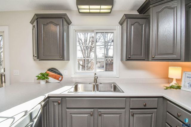 2109 E 1st St Street, Sioux Falls, SD 57103