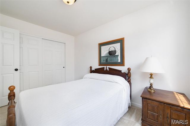 459 Newport Drive, St Peters, MO 63376