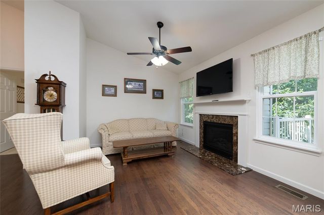 459 Newport Drive, St Peters, MO 63376