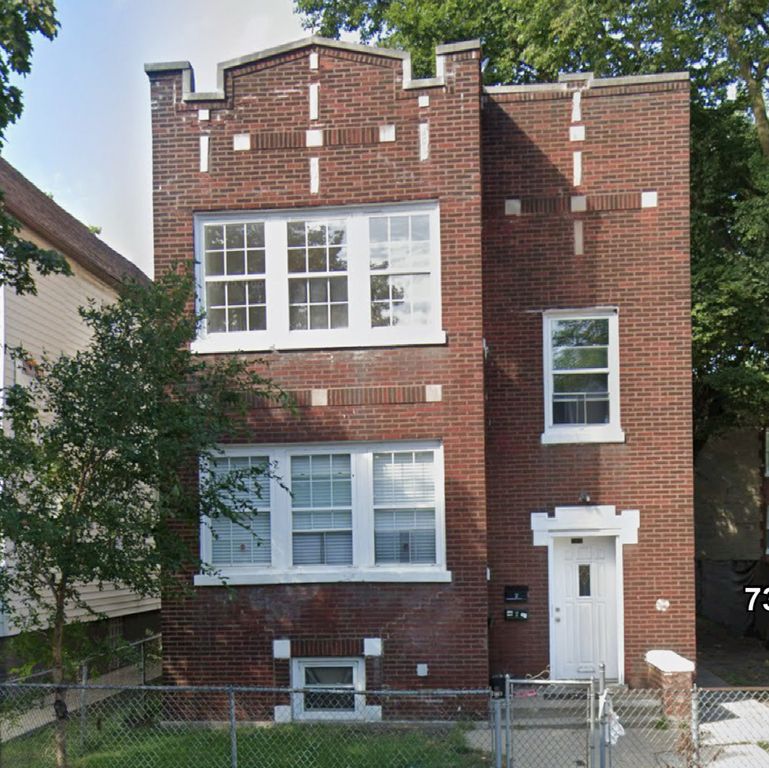 7302 S Kenwood Avenue 2, Chicago, IL 60619