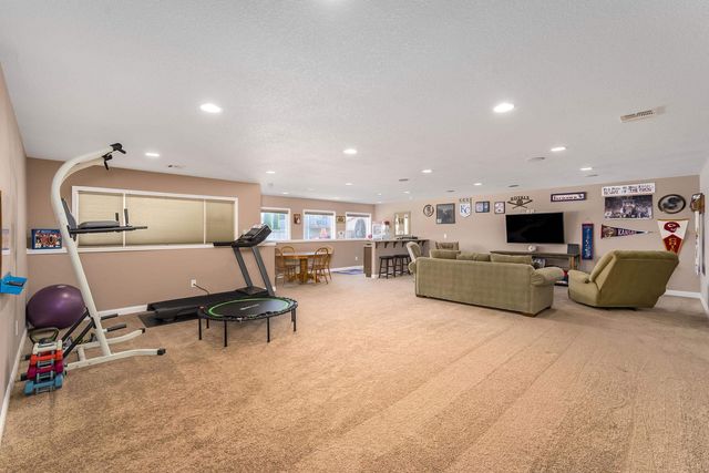 542 S Fawnwood CT, Wichita, KS 67235