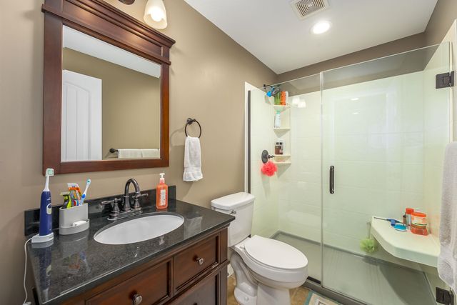 542 S Fawnwood CT, Wichita, KS 67235