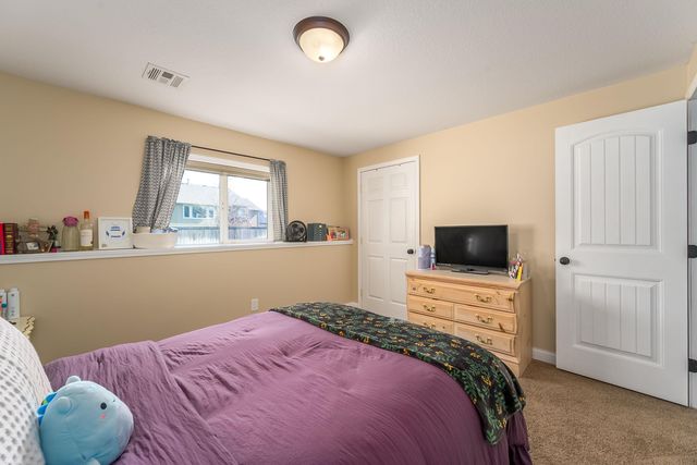 542 S Fawnwood CT, Wichita, KS 67235