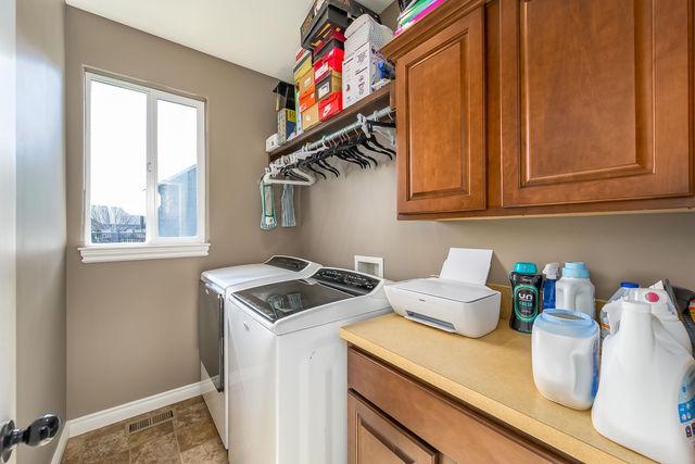 542 S Fawnwood CT, Wichita, KS 67235