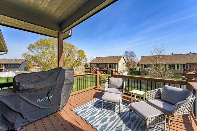 542 S Fawnwood CT, Wichita, KS 67235