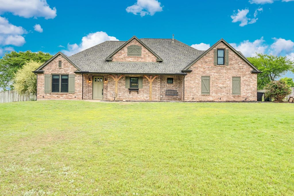 3052 Keri Lane, Midlothian, TX 76065