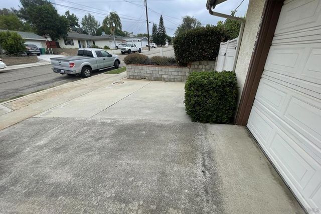 6447 Lake Athabaska, San Diego, CA 92119