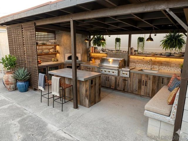 6447 Lake Athabaska, San Diego, CA 92119