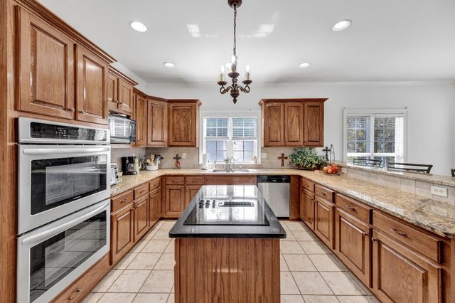 914 BEAVER CREEK RD, Brighton, TN 38011