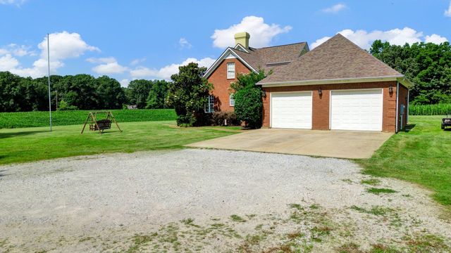 914 BEAVER CREEK RD, Brighton, TN 38011